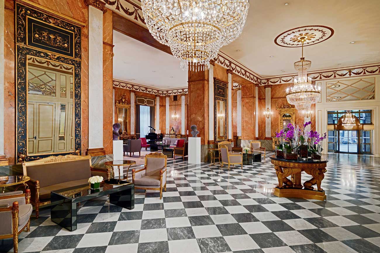 romwi-lobby-7103-hor-clsc