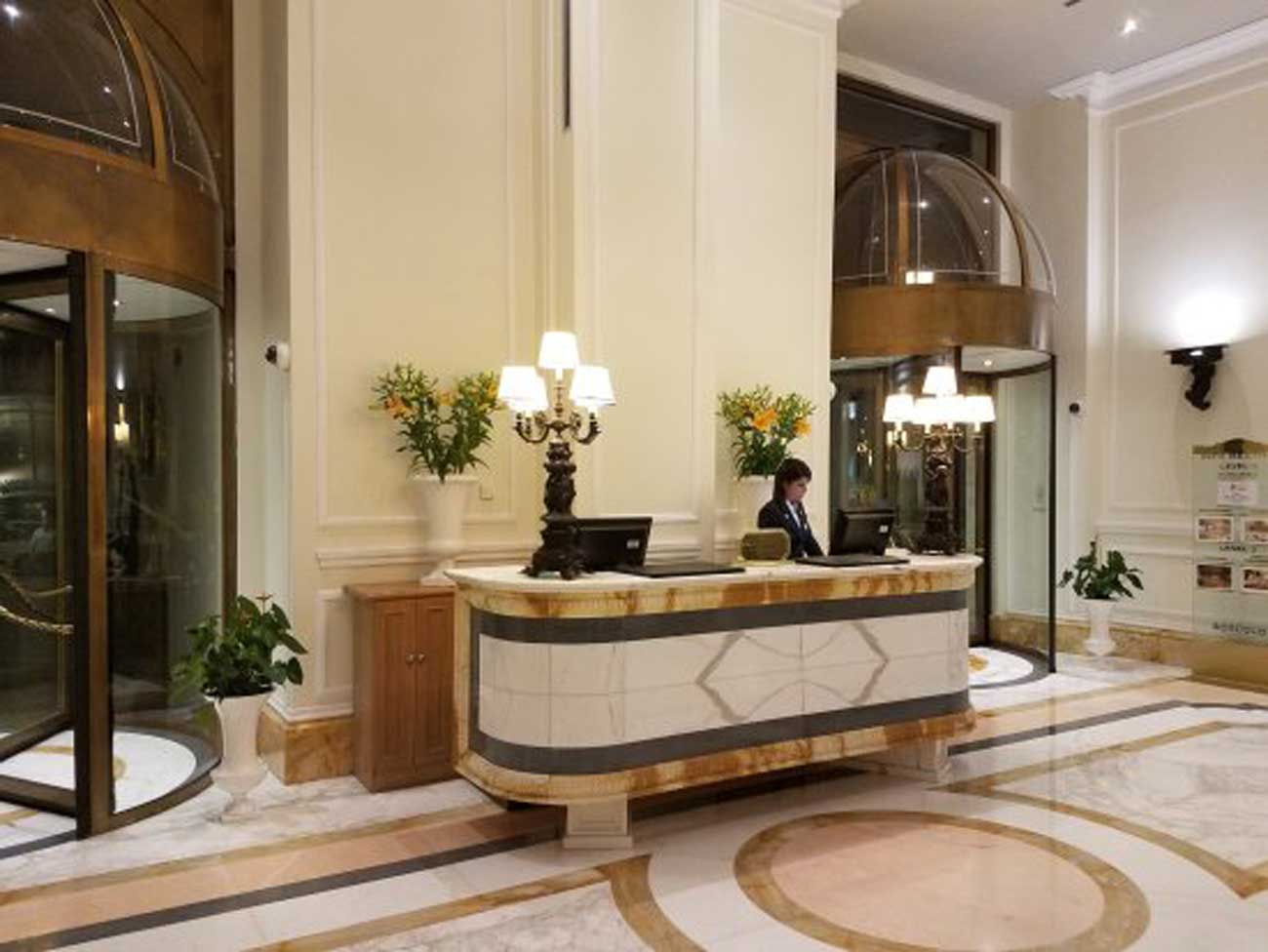 concierge-desk