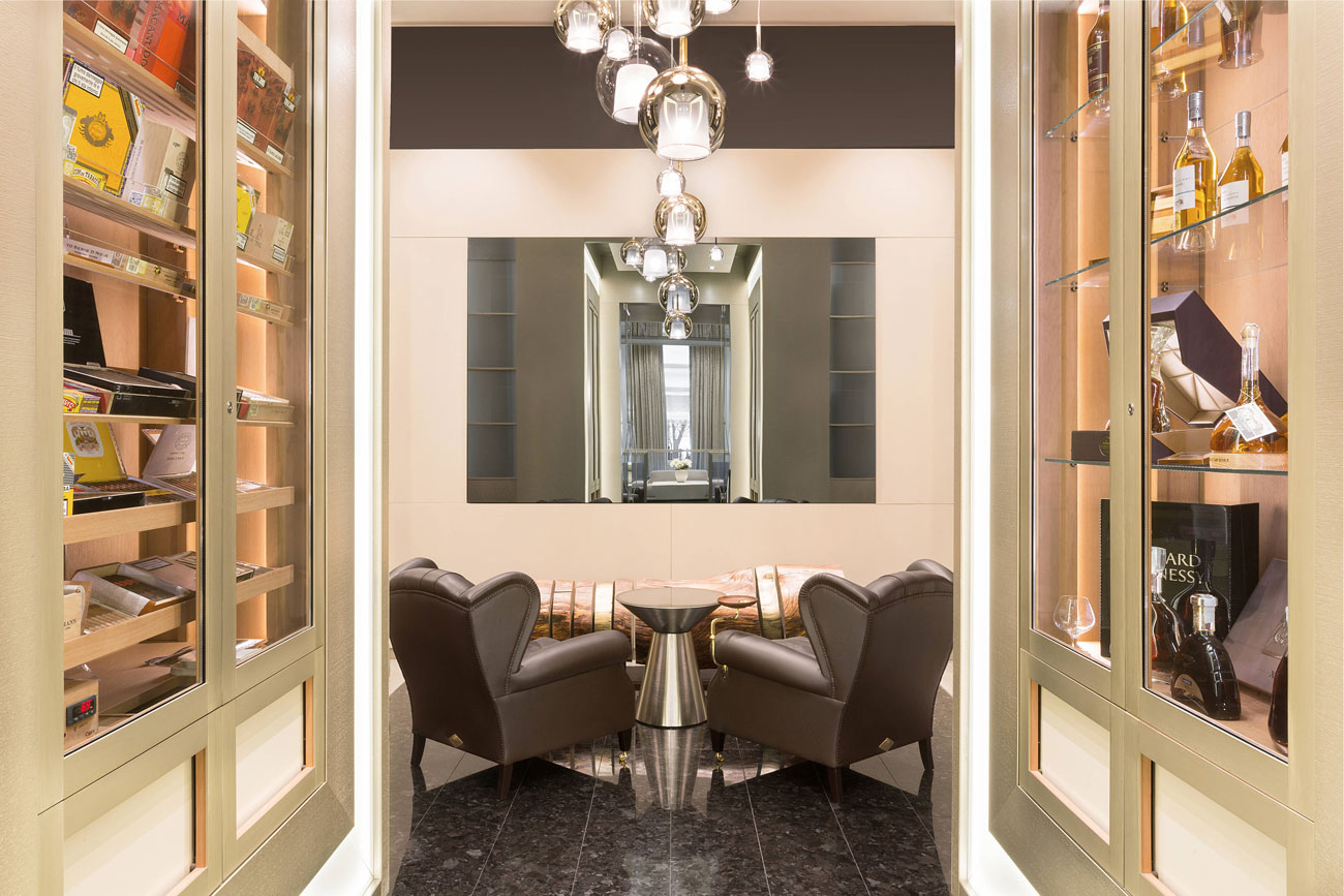 millc-cigar-room-2336-hor-clsc