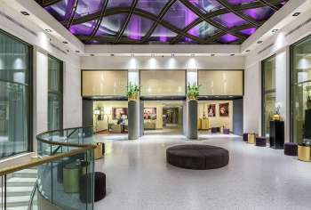 rosa-grand-mi-lobby-1.ff2b156a27030a91aae9ea771d829e22