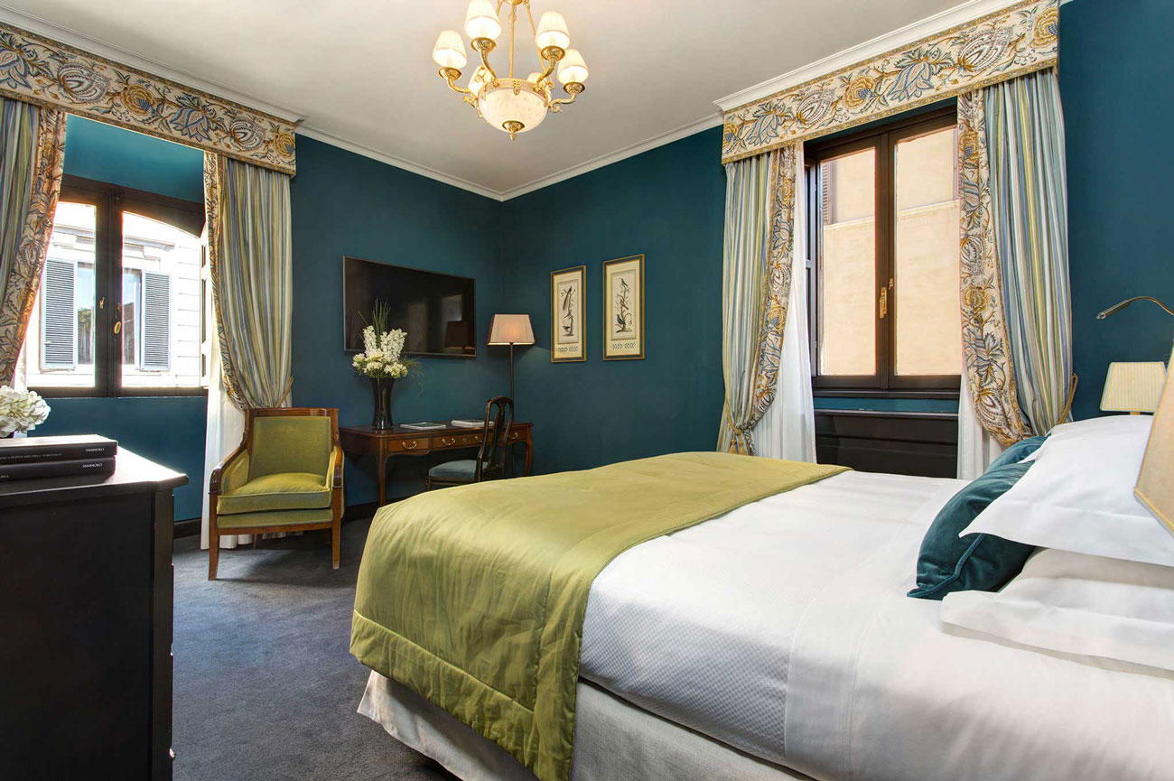 Luxury-hotel-in-central-Rome-Starhotels-Hotel-d-Inghilterra-Roma-Deluxe-Room-2
