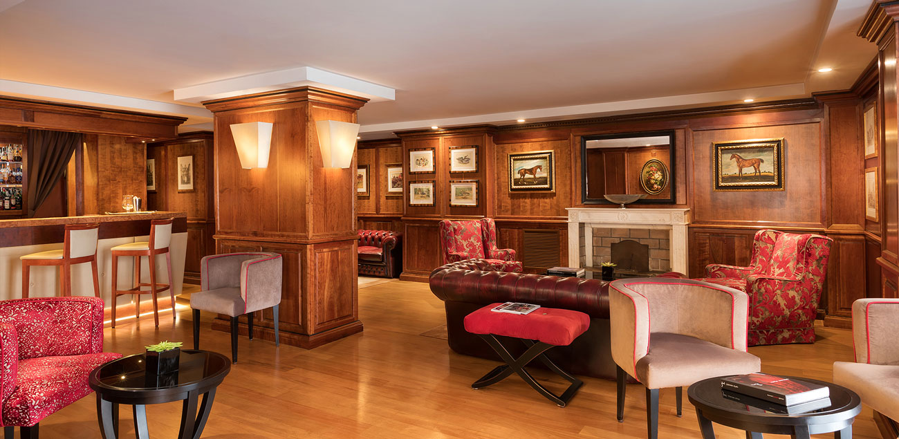 Sina-De-La-Ville-lounge-1