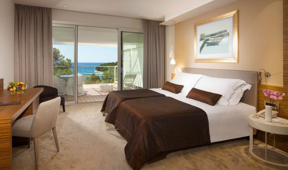 Luxury-suite2