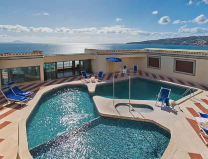 roof-hotel-con-piscina-napoli